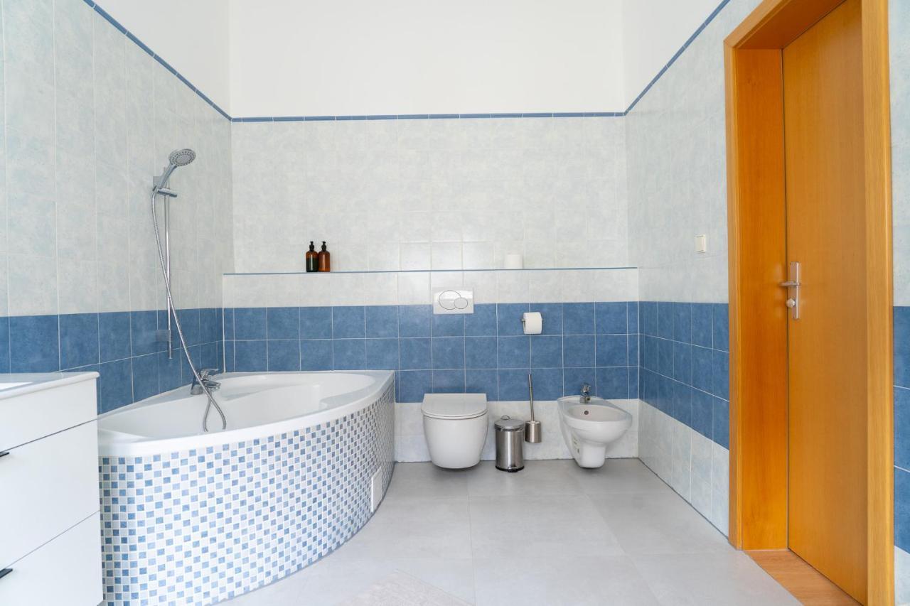 The Dante Prague - Family And Friends Apartments Экстерьер фото